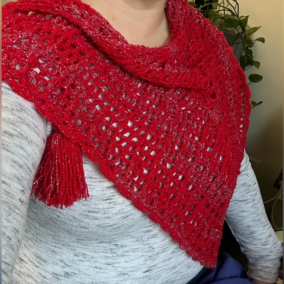 Crochet Light Weight Triangle Shawl / Scarf handmade Red Metallic - Picture 7 of 13